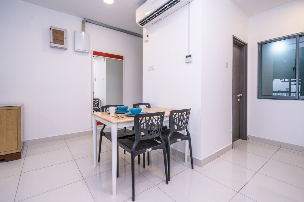 OYO Home 89596 Amazing 2br 3 Towers