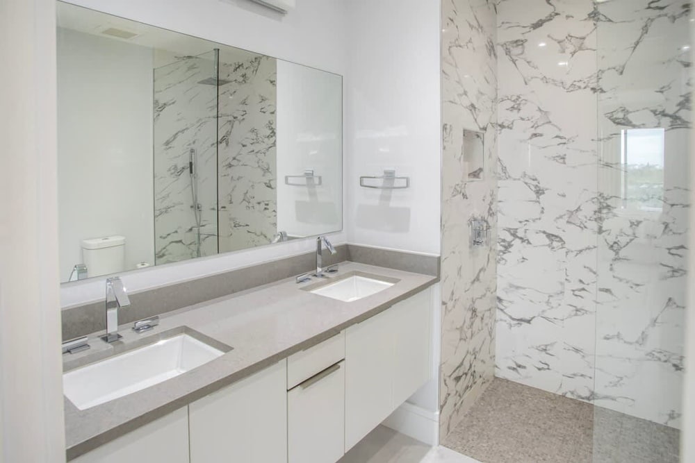 One Bedroom Condo at ONE Cable Beach