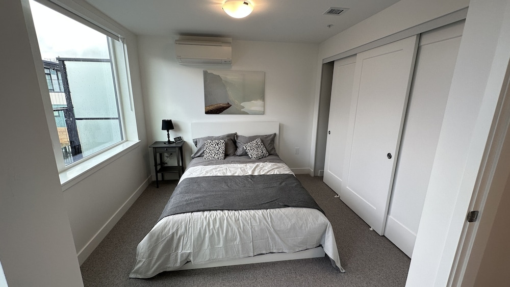 Vancouver Vacations - Ruby Red Cloud Homes Vancouver - Property Image 31