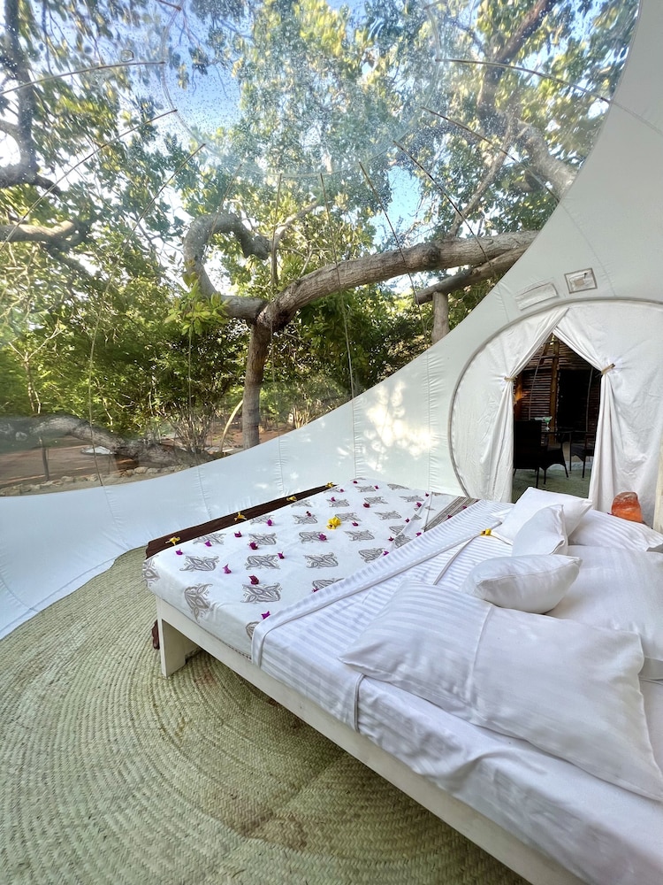 Rock and Sea Resort