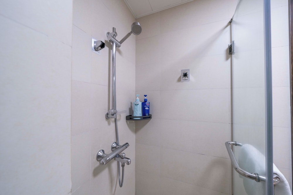 Tyms Premium 3BR 2BA Apt Walk to Metro