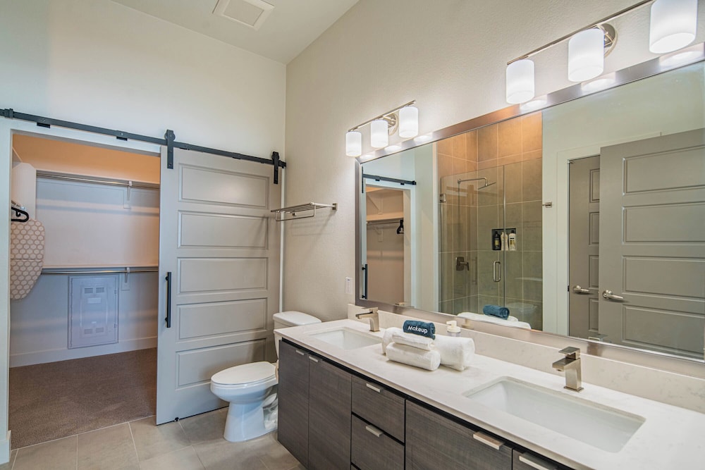 ROVE LIVING/KB - Scottsdale Grand