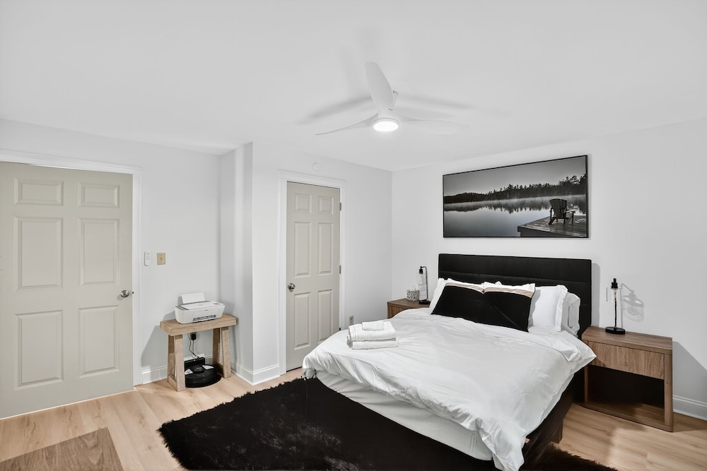 Gray Woodland Escape Golf, Pool & Cinema 5 Bedroom Home