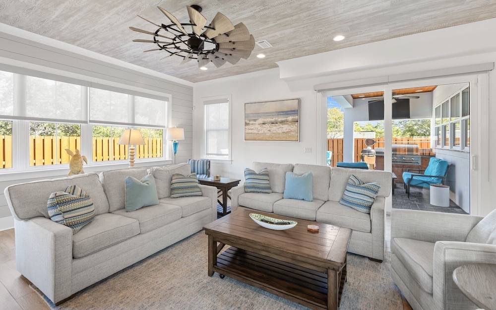 5BR Home w/ Private Heated Pool, Golf Cart, 4 Bikes, Near 30a!