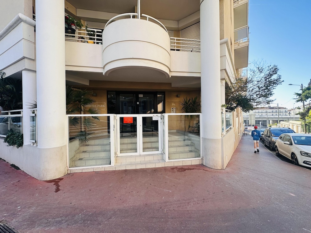 Superb Penthouse in Centre of Cannes Stunning Views Air-conditioning Internet Near the Palais - 532