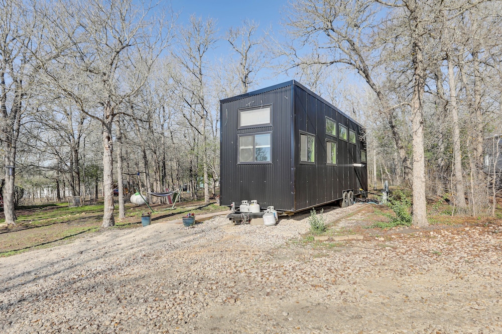 Hiking & Creek: Manor Tiny Home in Forest Retreat