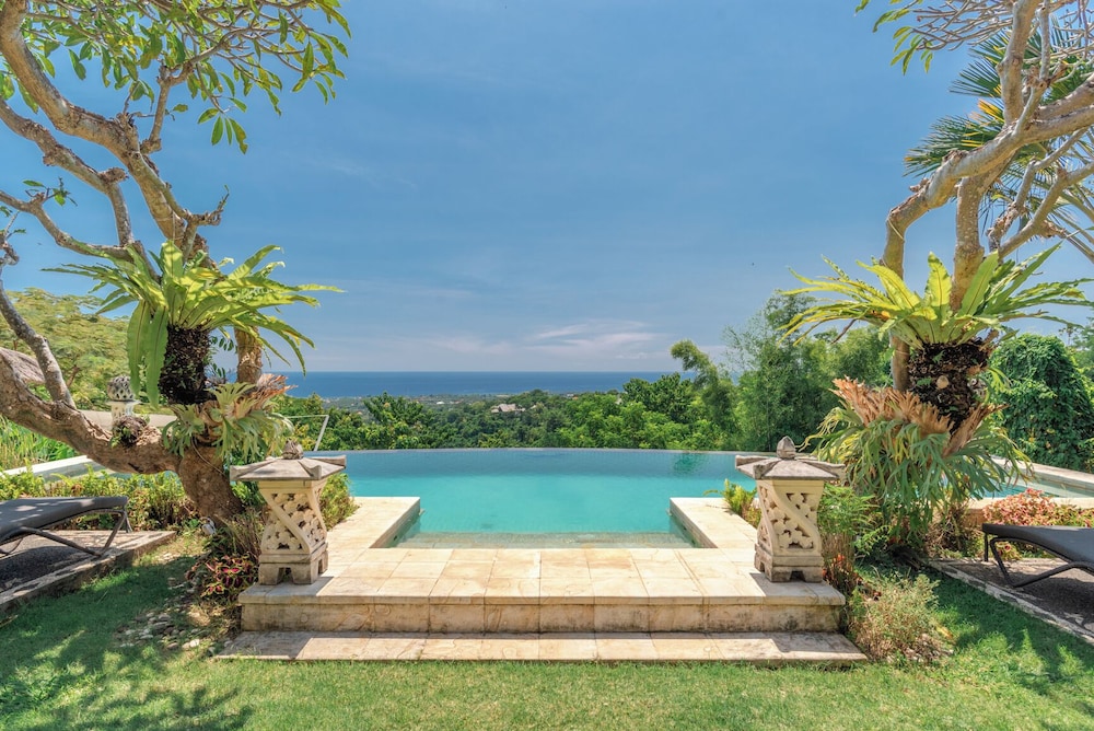 Bougainville Hill Villa