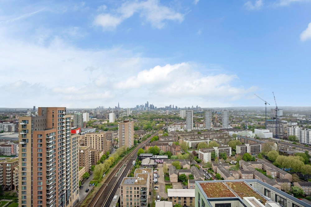 Stunning Two-bedroom Apartment With a Balcony