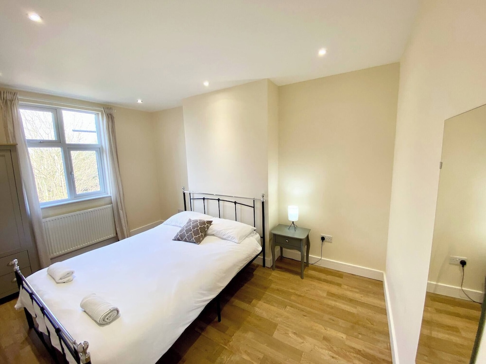 Stunning South Croydon Apartment - Relax in Style