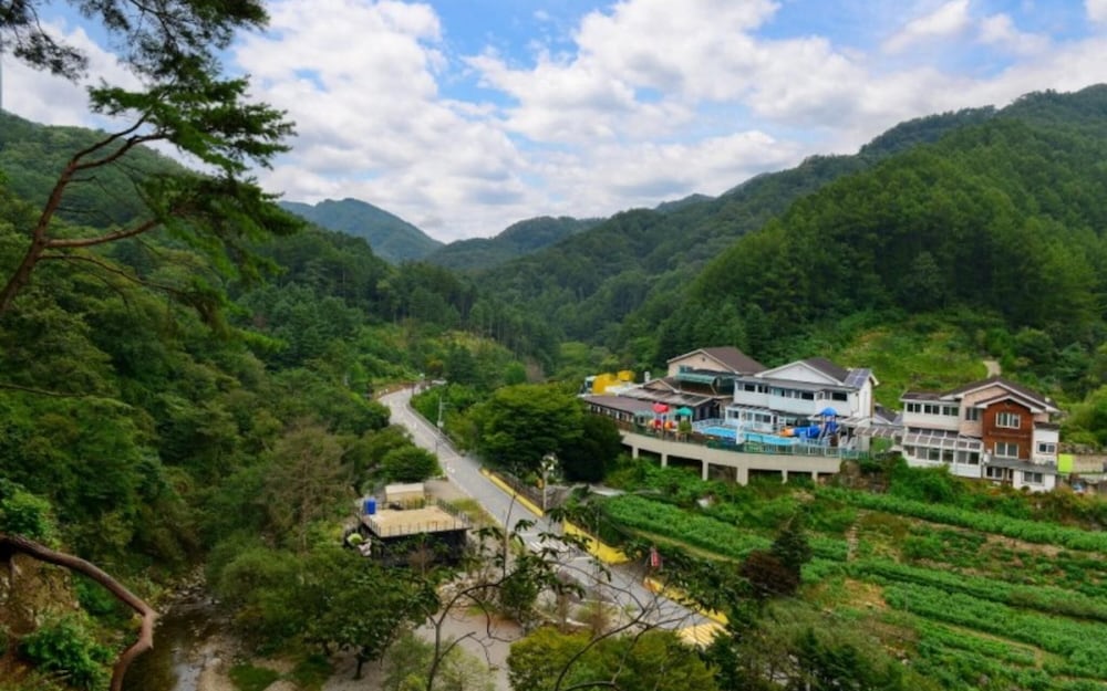 Gapyeong Shinbi Kids Pool Villa