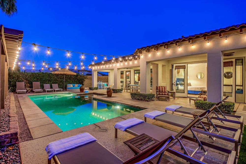 Elegant Desert Oasis Near Coachella Palm Springs