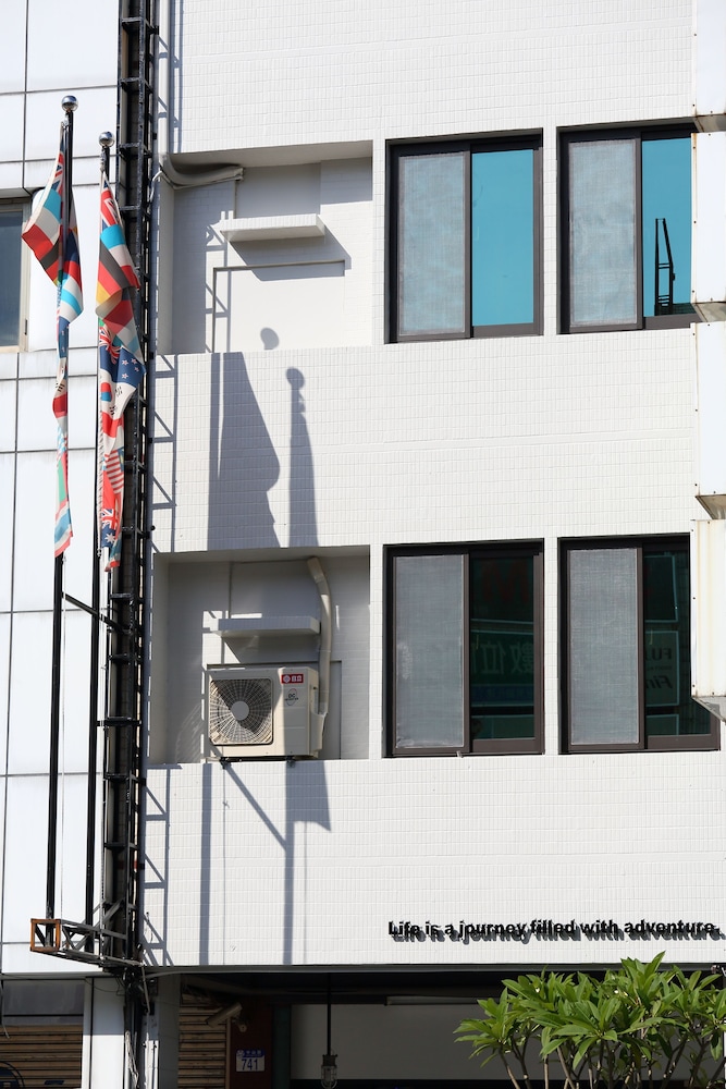 Corner House - Hostel