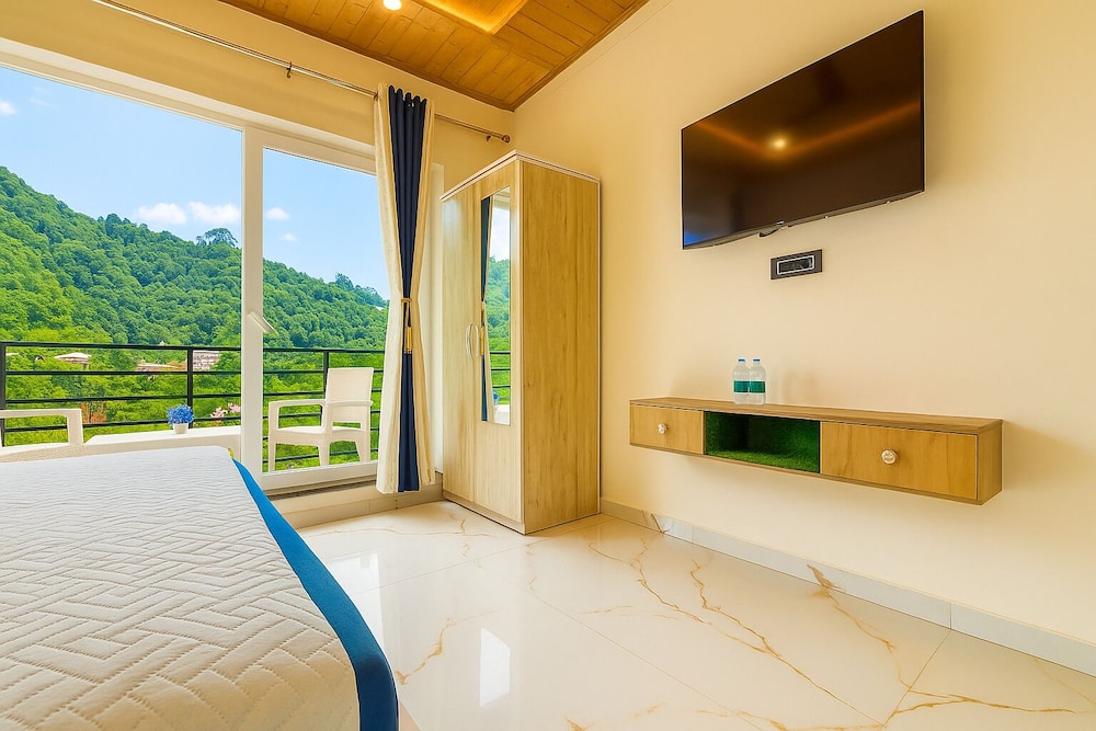 Hotel Shiva Lake - Near Mussoorie Lake