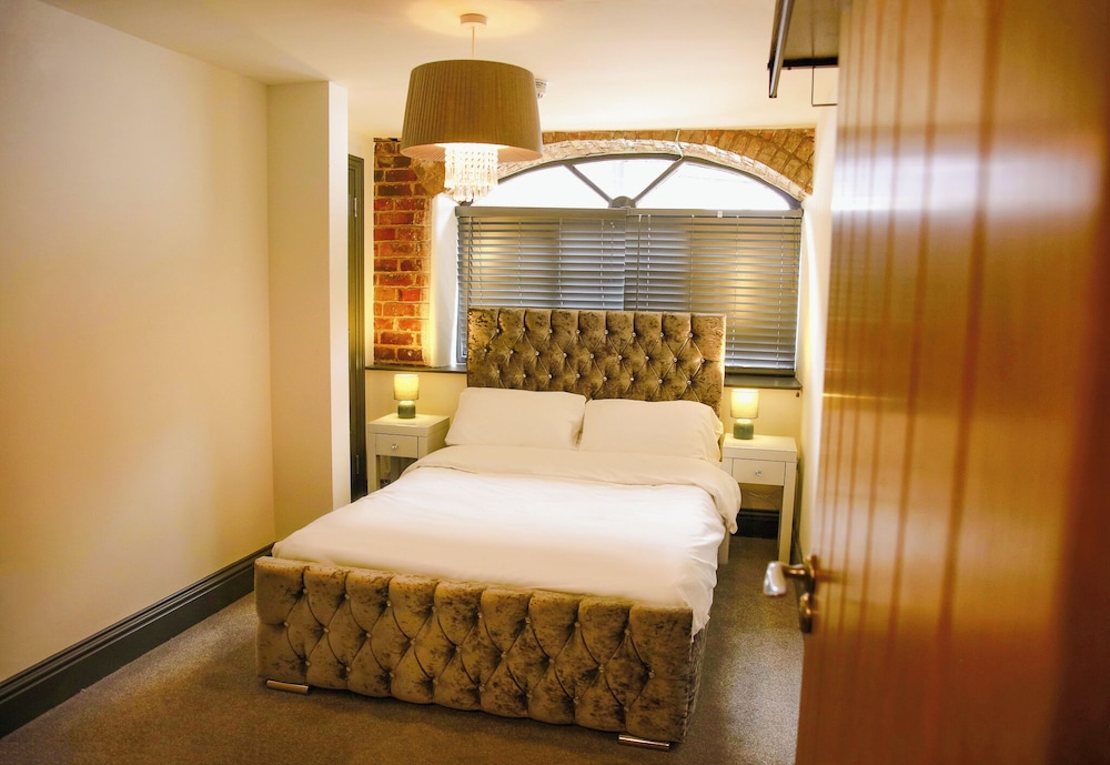 Rotherham Vacations - George Wright Boutique Hotel, Bar  Restaurant. - Property Image 8