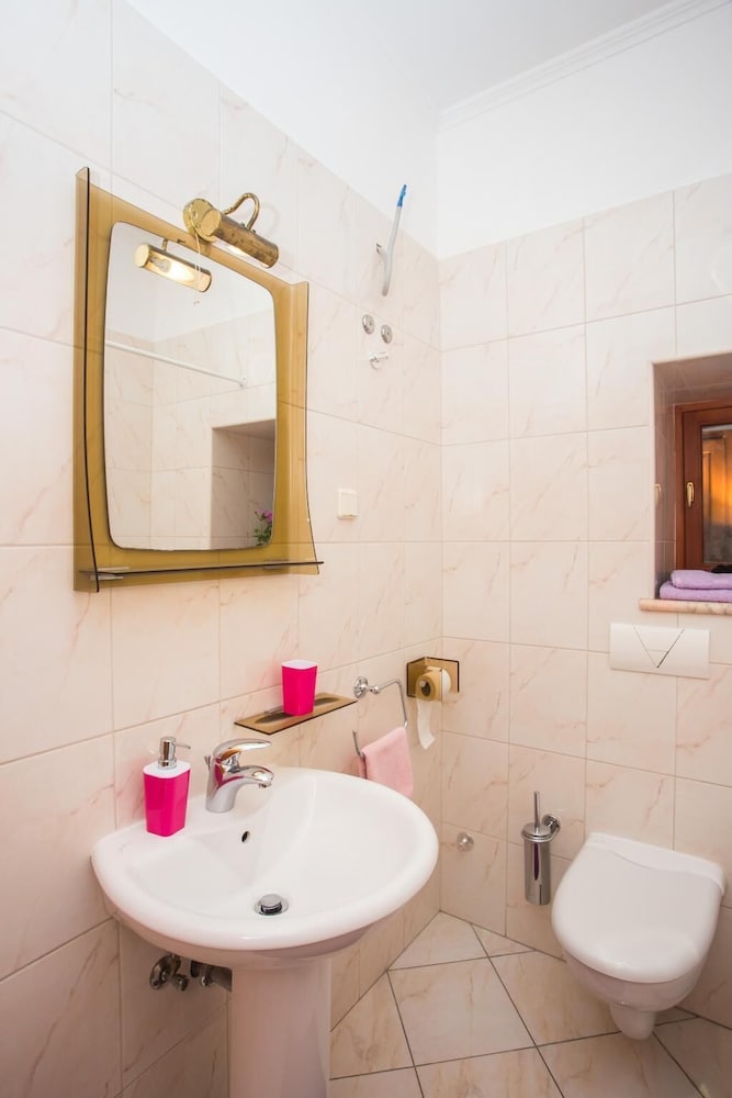 Rooms Lovrijenac