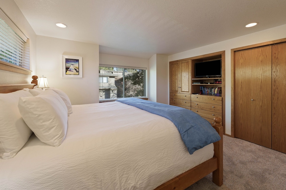Fairway Village 8 3 Bedroom Condo