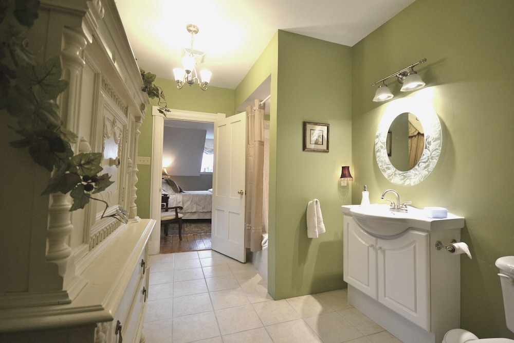 The Briarwood B&B
