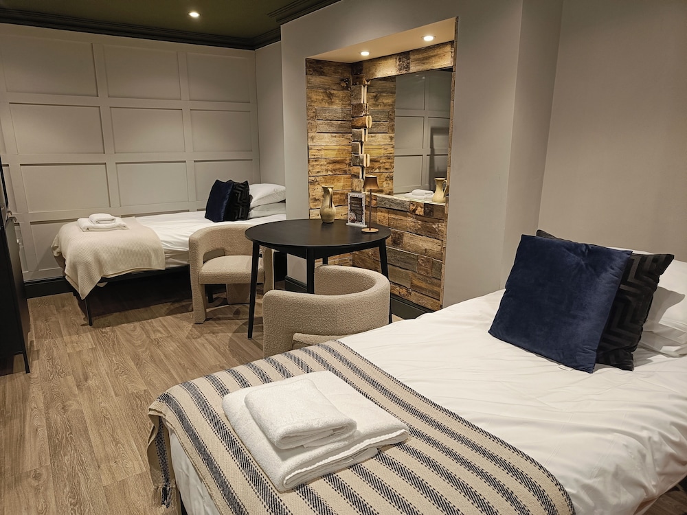 Rooms on The Prom