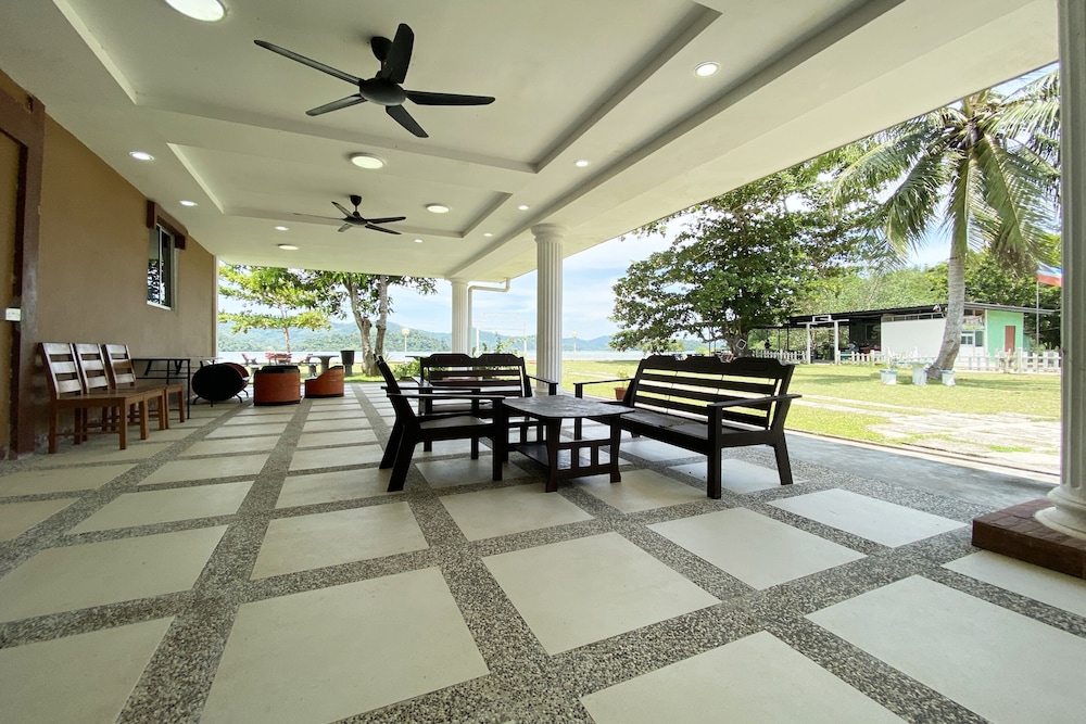 OYO Home 90319 Ambong Bay Resthouse Homes photo 7