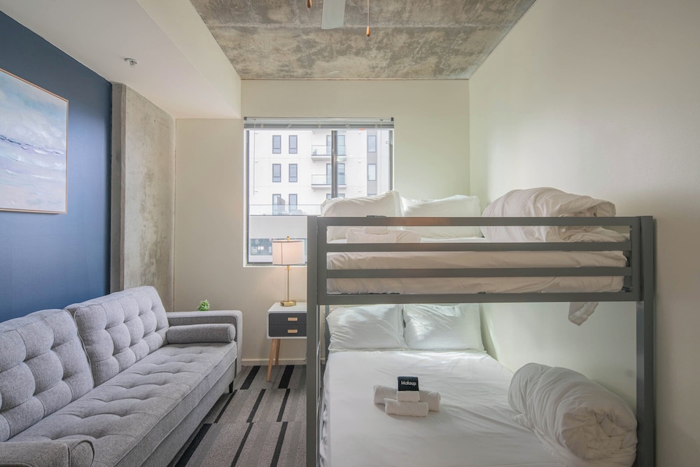 ROVE LIVING/KL - Roosevelt Point