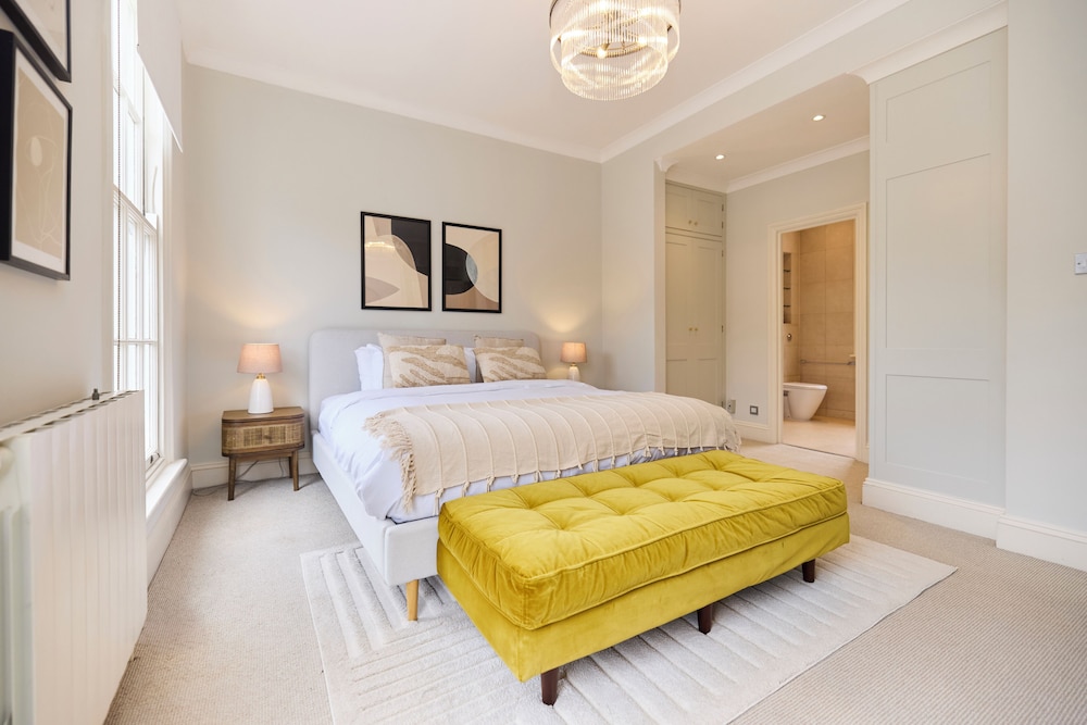 Regent's Park Mews