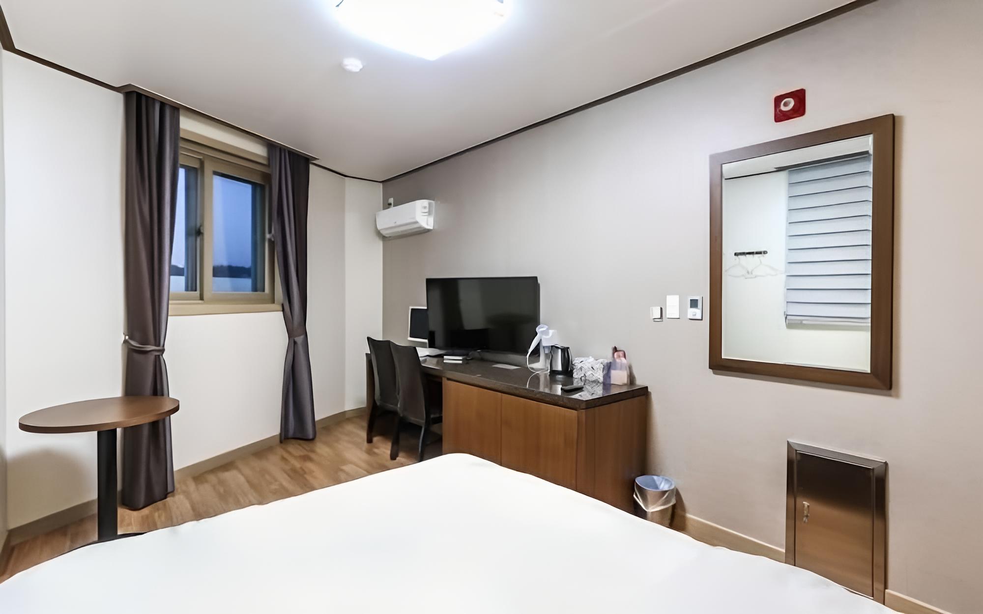 Hyundae Motel