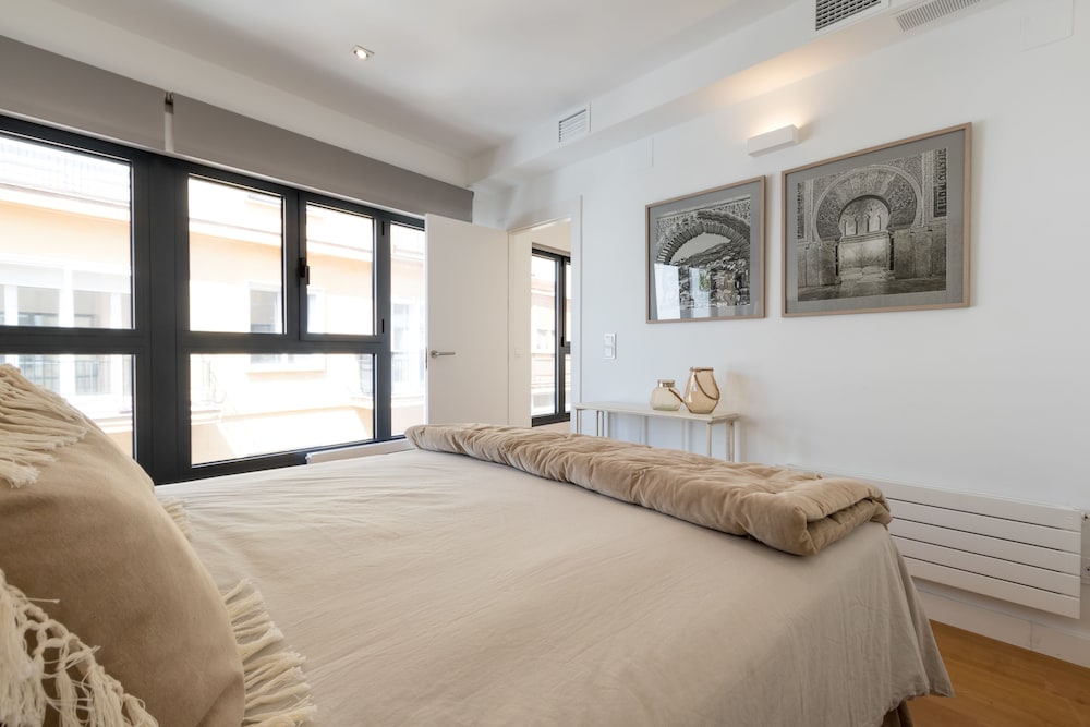 Chezmoihomes Plaza Nueva Premium
