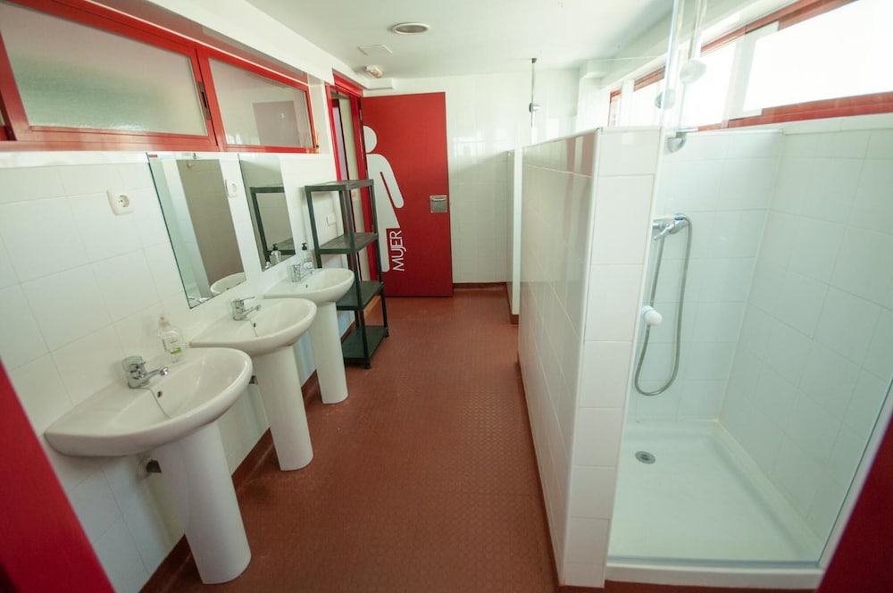 Albergue Santa Ana - Hostel