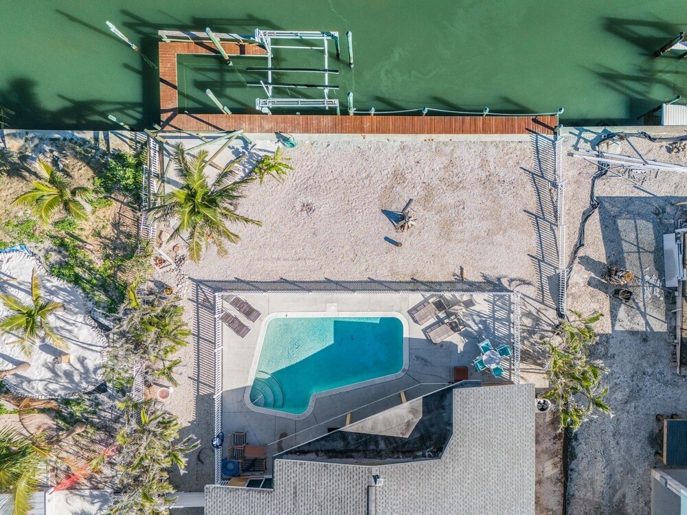 5535 Casa De Lujo: Heated Pool W/ Water Views 4 Bedroom Home