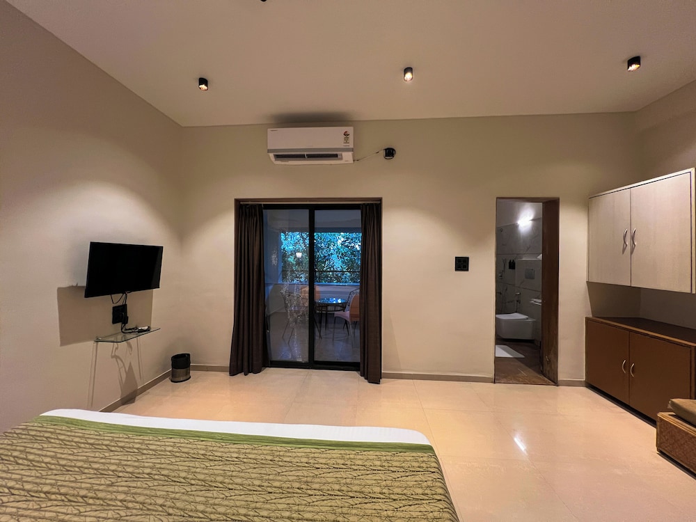 Yash Resort