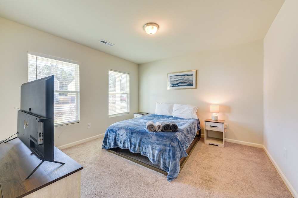 9 Mi to Shore: Family-friendly Sunset Beach Home