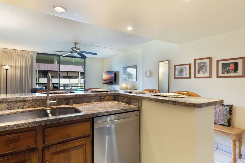 White Sands Village 214 Modern Condo for 4 w/ Enviable Ocean Views!