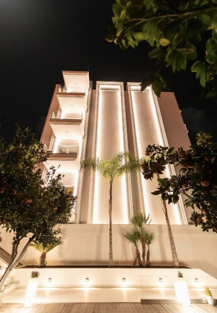 Demi Hotel 15