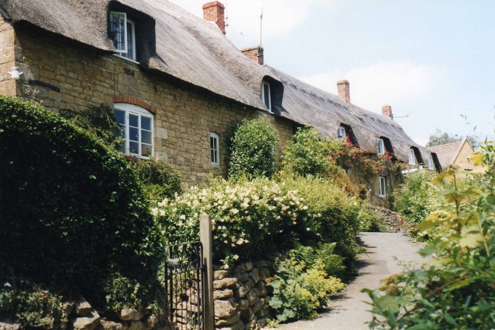 Holly House Bed & Breakfast