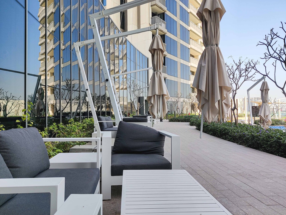 HiGuests - EMAAR 52-42