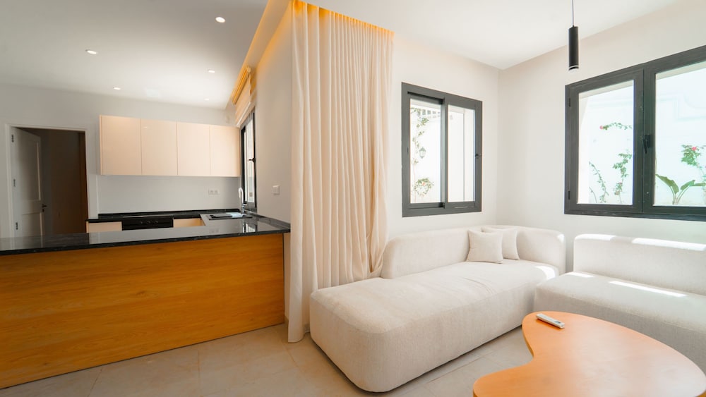 Villa Malaga Luxury for 10 in Central Marsa