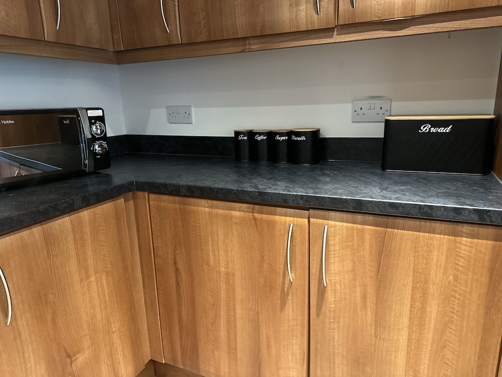 Luxurious 2-bed Apartment in Maidstone Kent view 5