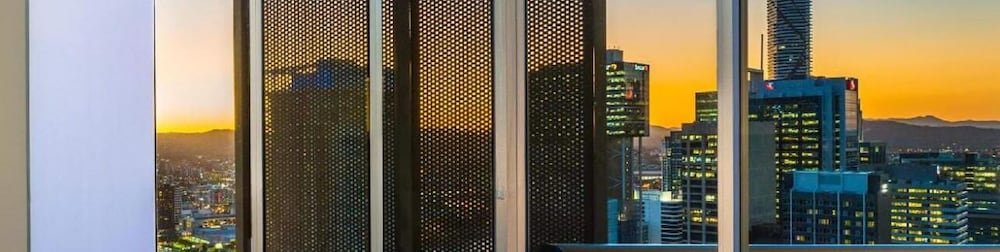 Brisbane Vacations - 2BR Stunning Views CBD Pool Gym Netflix - Property Image 3