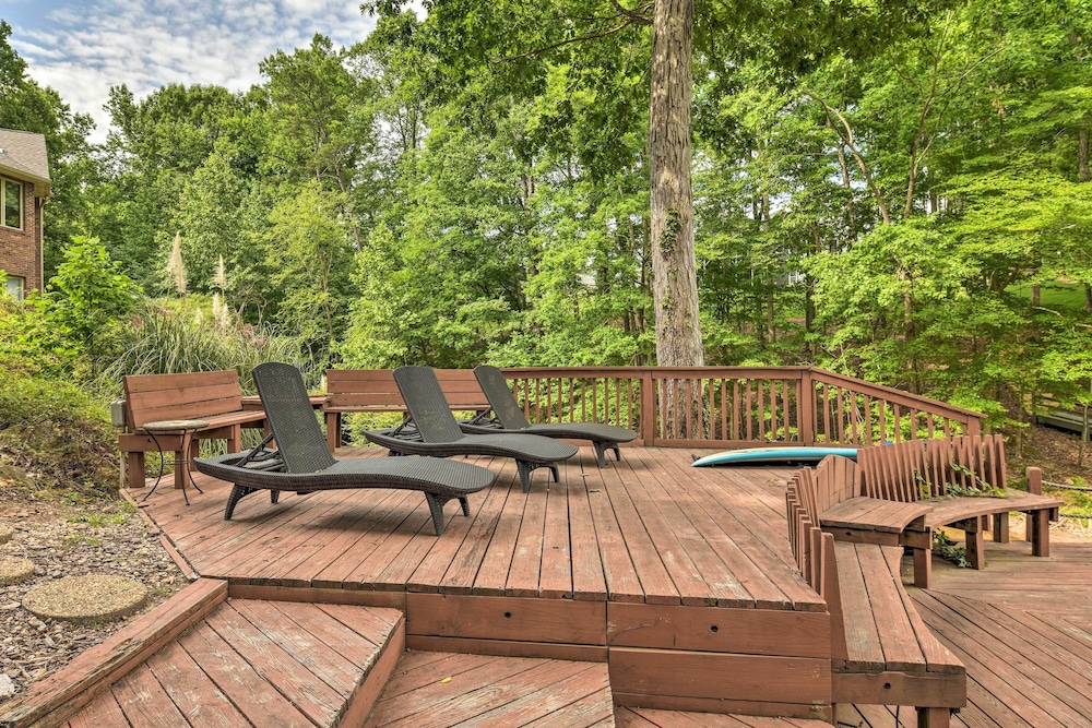 Luxury Mooresville Manor w/ Pool & Lake Access! view 3