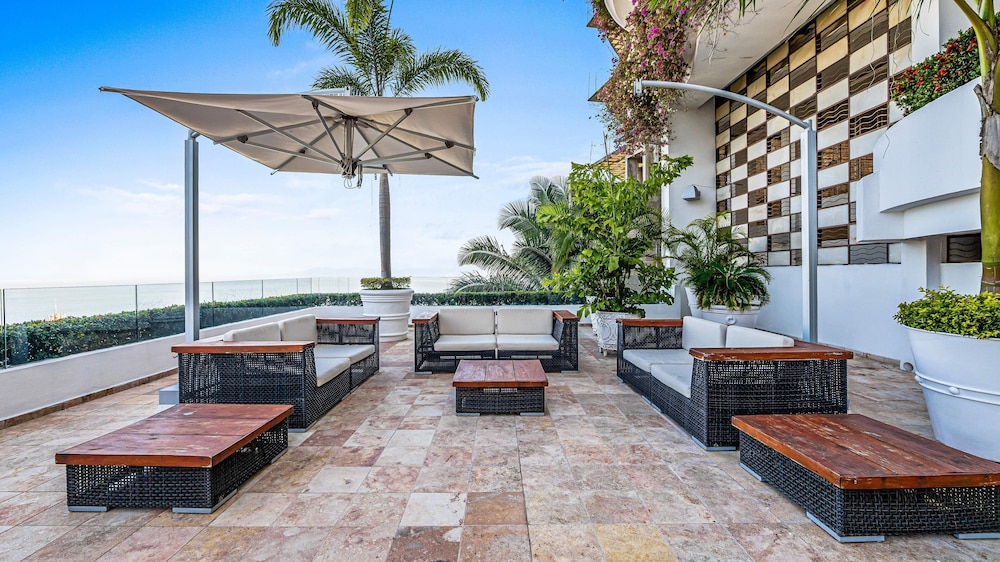 HOLT Grand Miramar Residences