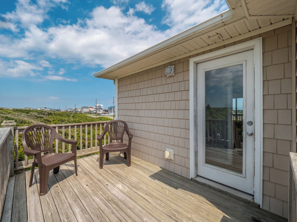Pelican Palms by Topsail Realty