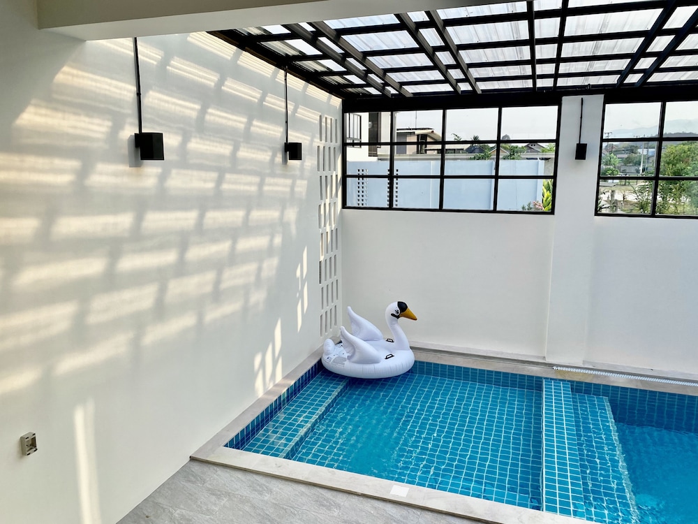 Maerim Villa & Pool