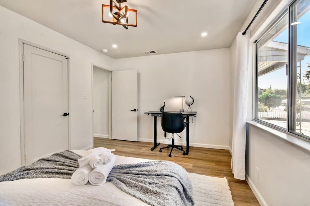 @ Marbella Lane - Stylish Cozy4br in Siliconvalley