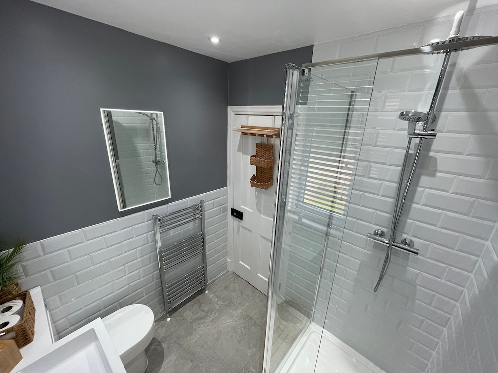 Cozy, Spacious 2Bd House In Historic Chapelfields