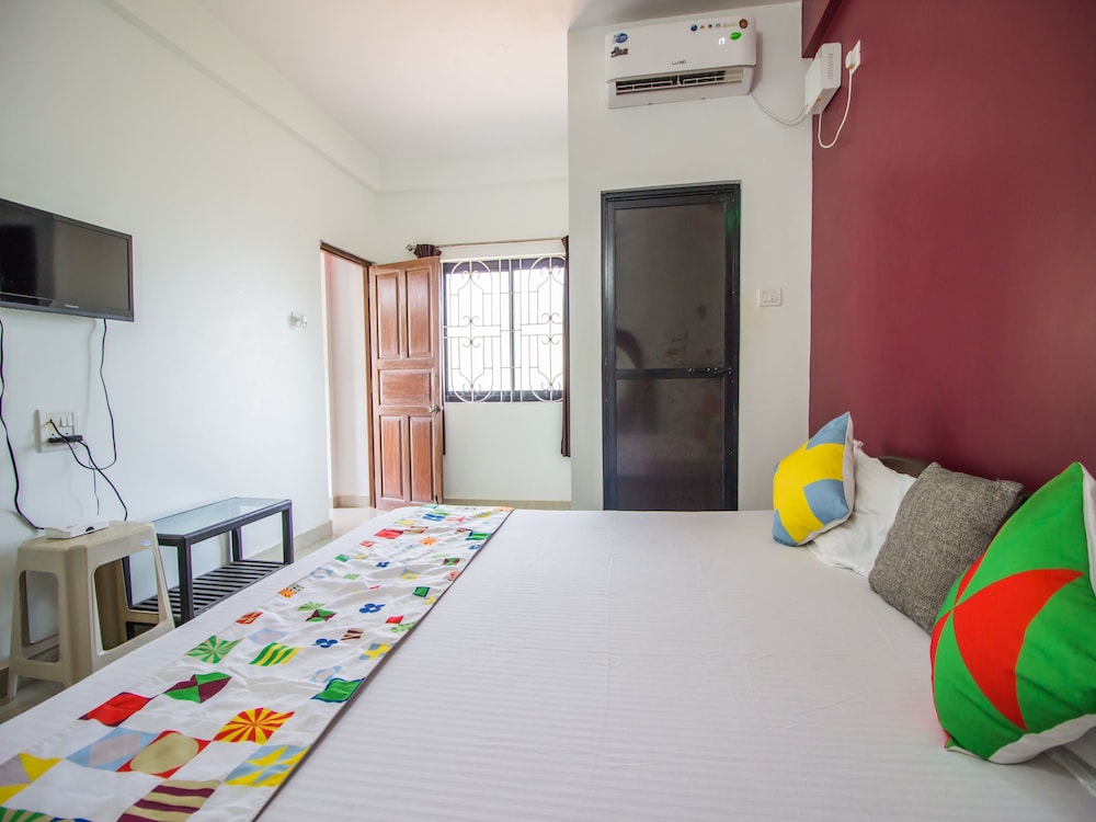 OYO 13147 Home Studio With Balcony Morjim Beach