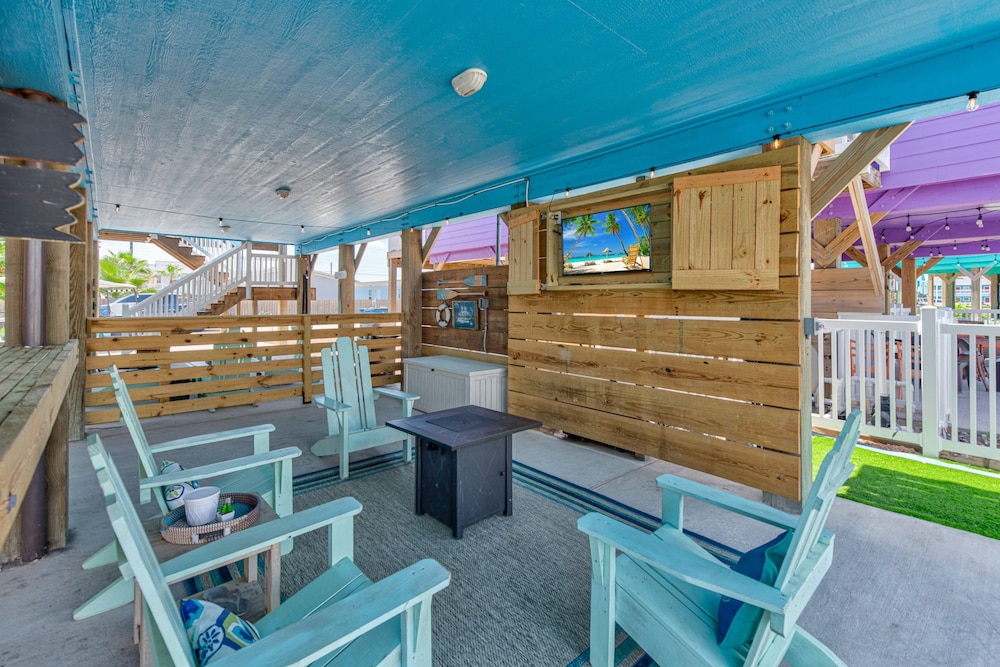 Totally Beachin by Avantstay Private Pool Hot Tub Swing Seats Beach Get Away