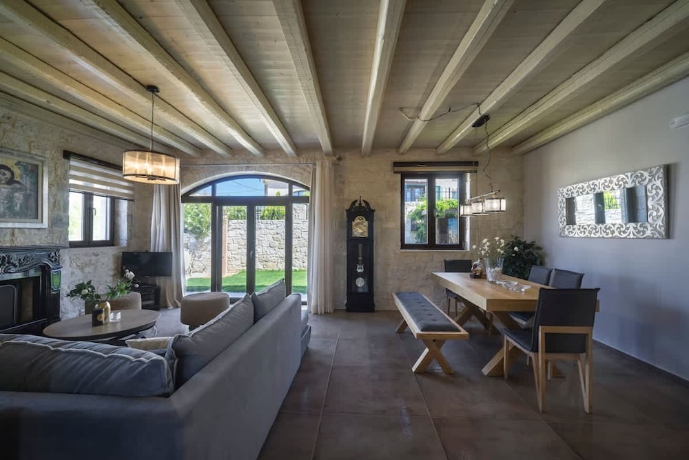 Heraklion Twins House - Private Pool Retreat