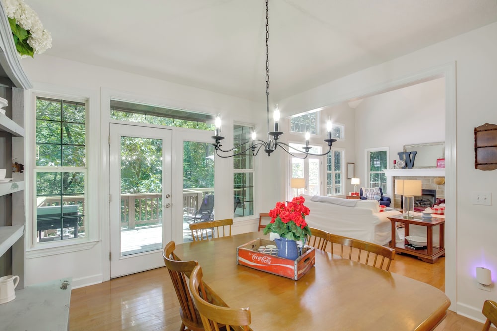 3 Mi to Pickwick Lake: Spacious Family Getaway