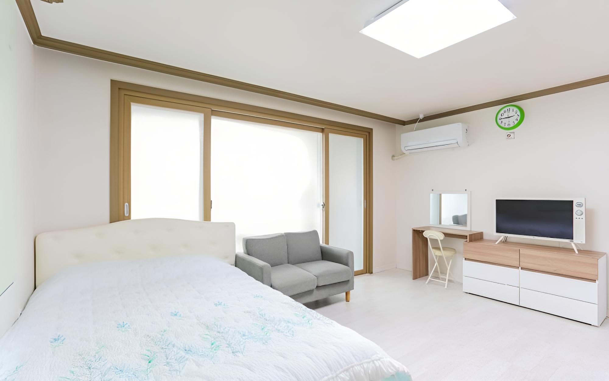 Geojedo Bungu Pension view 4