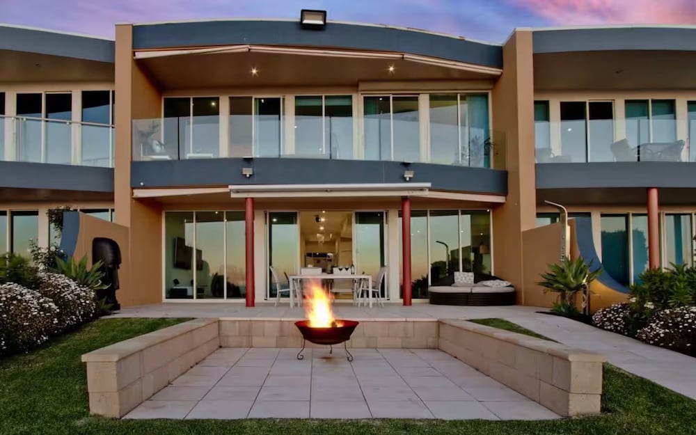 Oceanfront Oasis in Tennyson